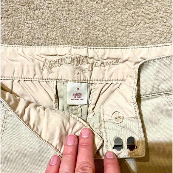 Jrs. Size 11/Arizona jeans co shorts - Picture 4 of 4